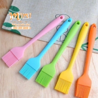 Chổi silicon quét mặt bánh